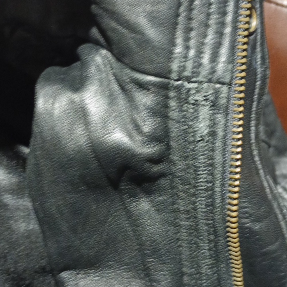 Black leather jacket - Picture 9 of 10